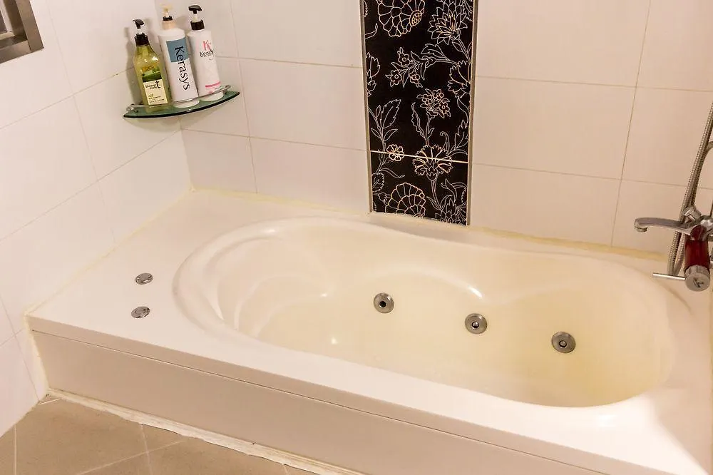 Hotel Tirol Сеул