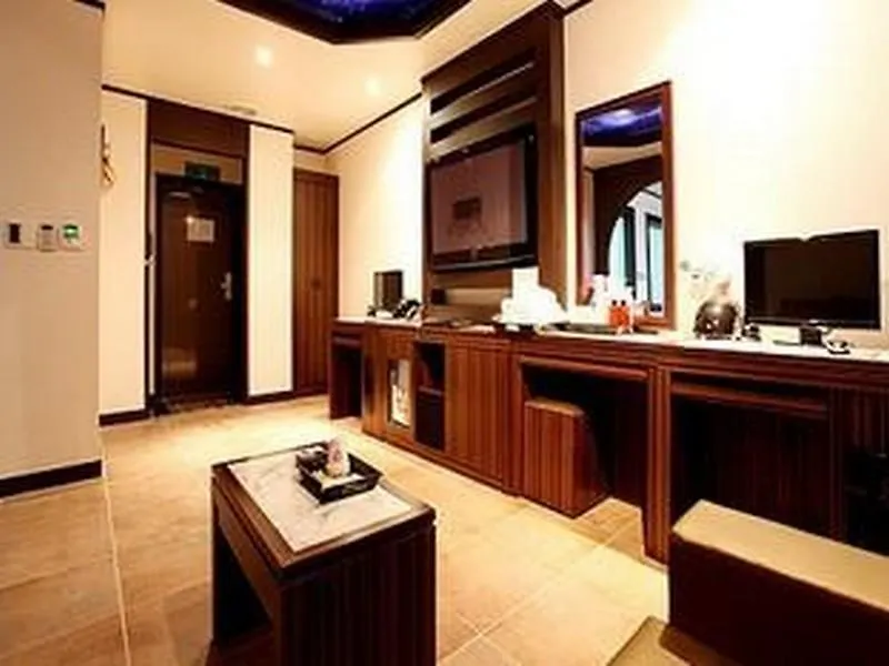 Hotel Tirol Сеул