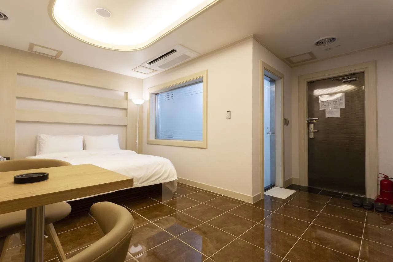 Hotel Tirol Сеул Южная Корея