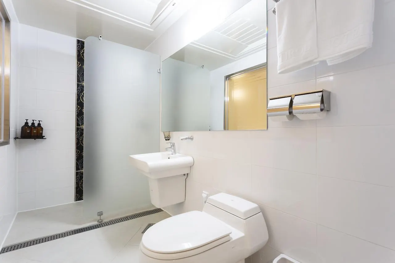 Hotel Tirol Сеул