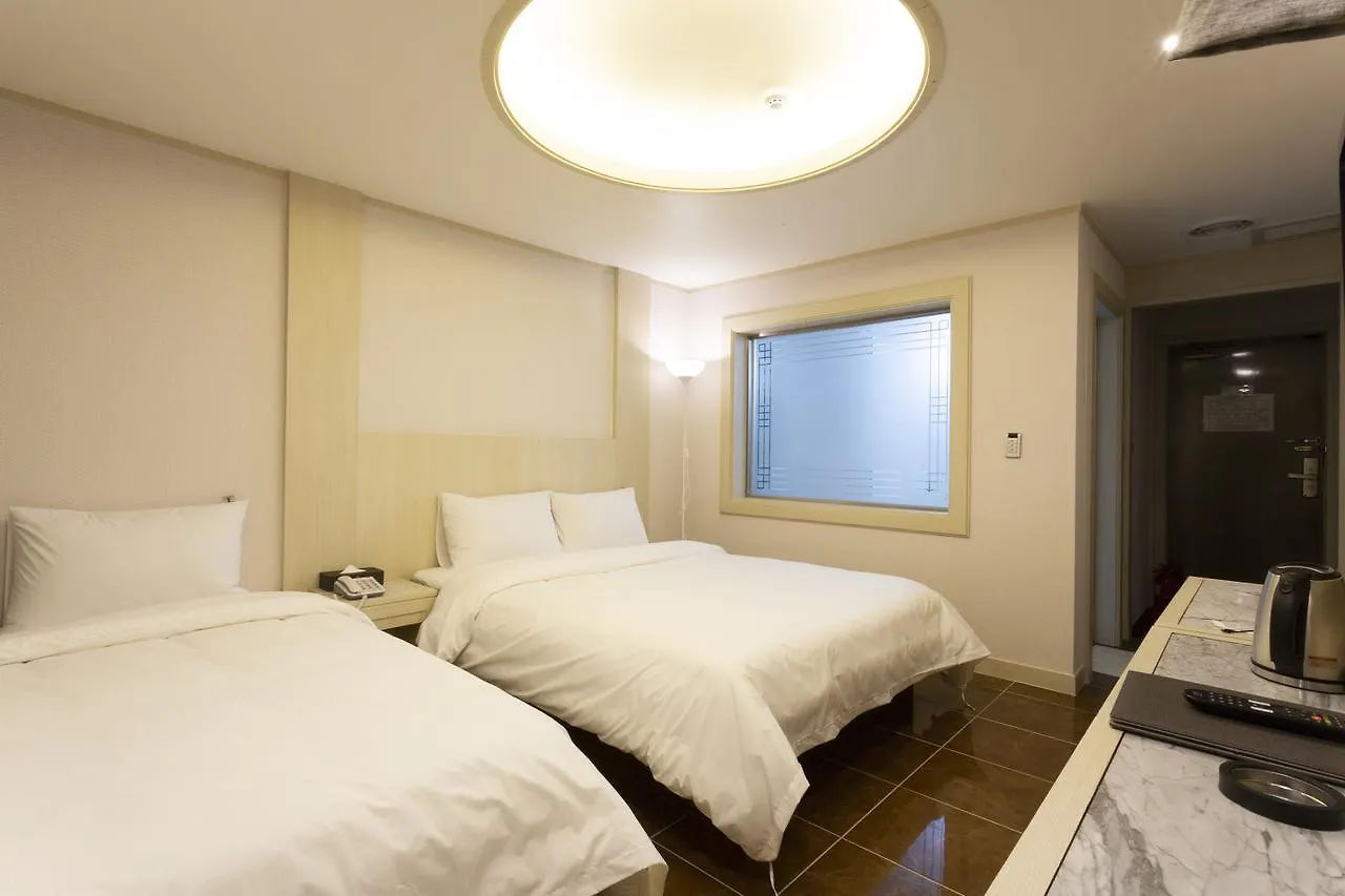 Hotel Tirol Seoel 3*,
